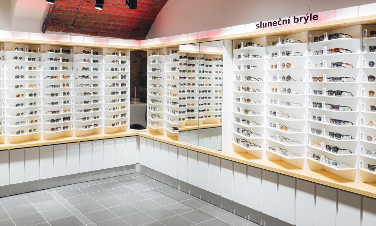 Interiér optiky Lazarská